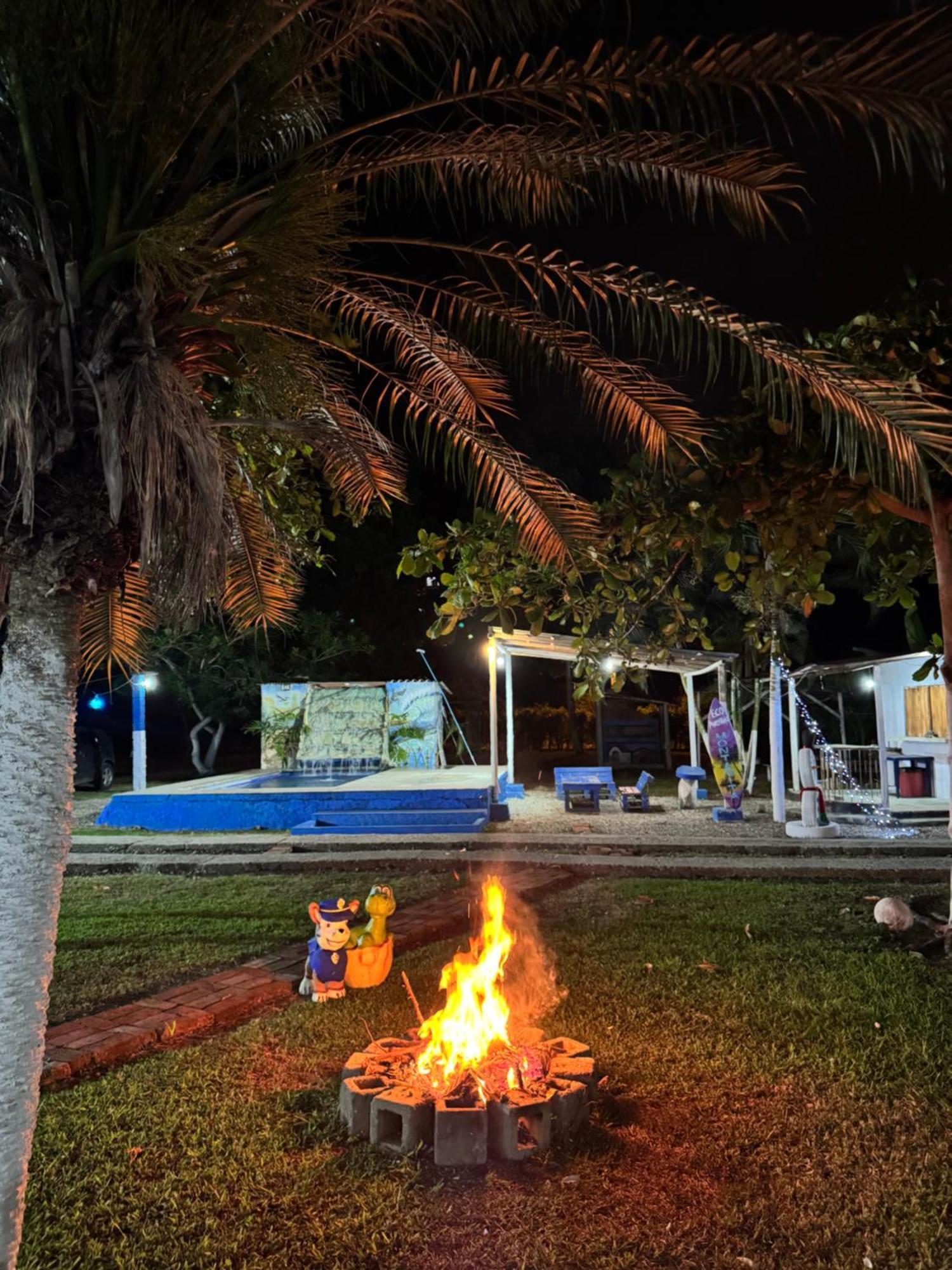 Hostal Eco-Aventura Montañita Buitenkant foto
